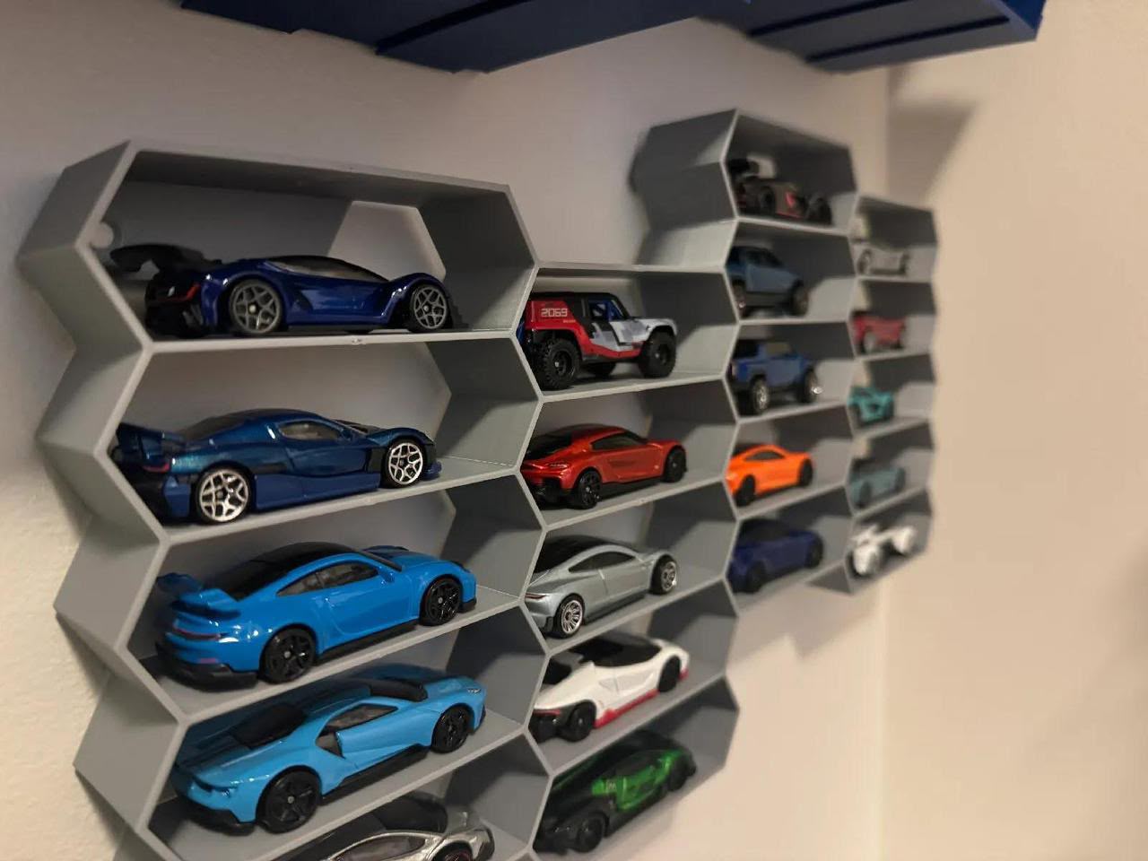 Hot Wheels 1:64 Display Rack — 10 Slots photo 6